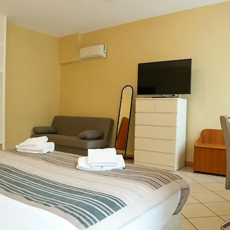 Smart Hotel *